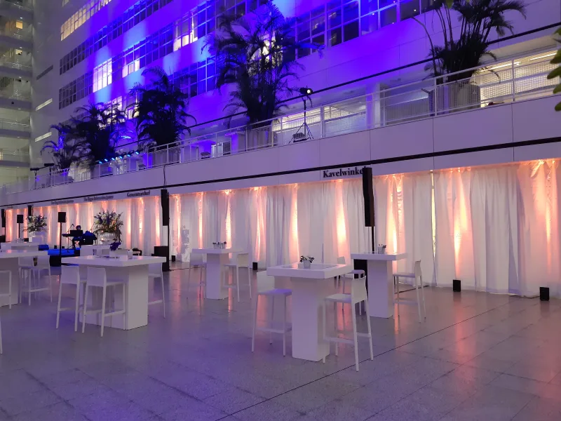 Pipe & Drape in het atrium van Den Haag