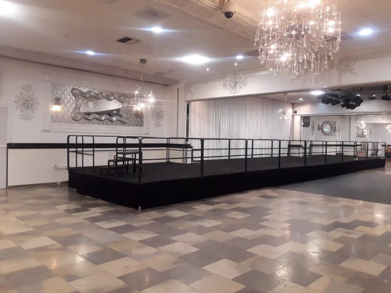 StageDex podiumopstelling met 30 kg leuningen in de Opera Den Haag