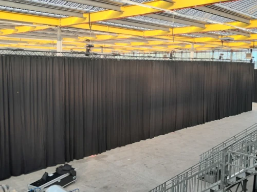 Molton gordijnen als zaal afscheiding