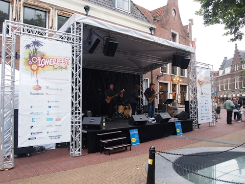 Overdekt podium zomerfeest oud Rijswijk