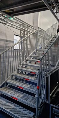 Layher podium trap