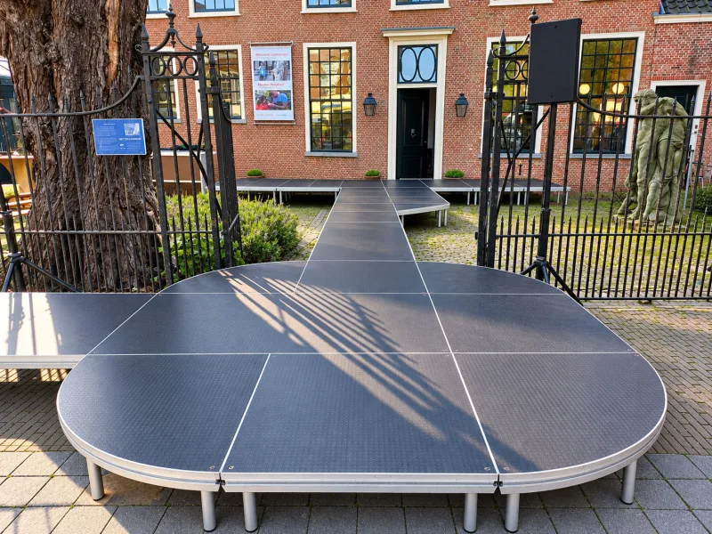 Rond podium tijdens een modeshow