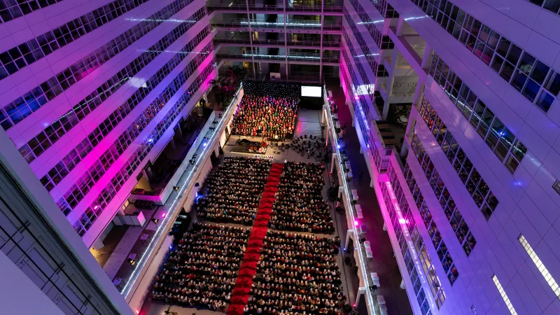 Het publiek tijdens Kerst-Sing-Along