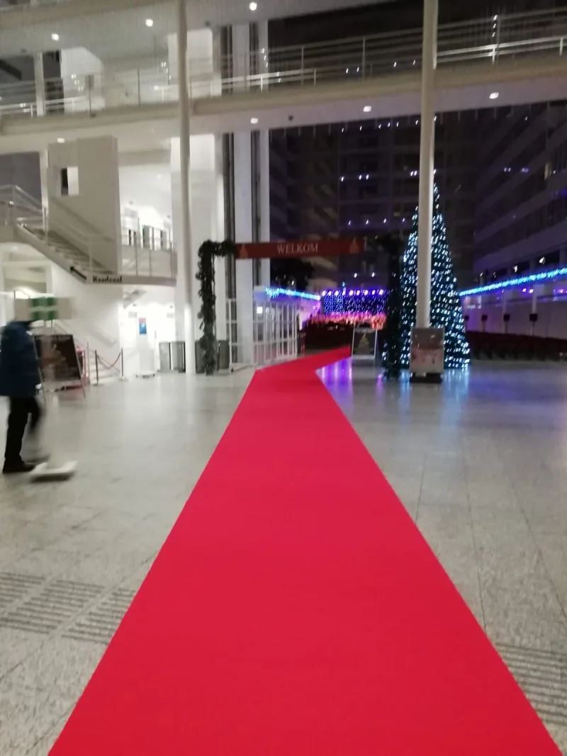 Rode loper voor het Atrium